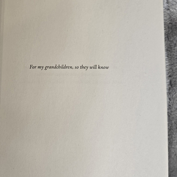 Shoe Dog: A Memoir by the Creator of Nike -- Phil Knight - Picture 11 of 12